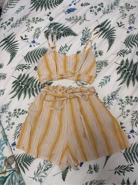 Lily Rose Yellow and Cream Striped Set w/ Pockets